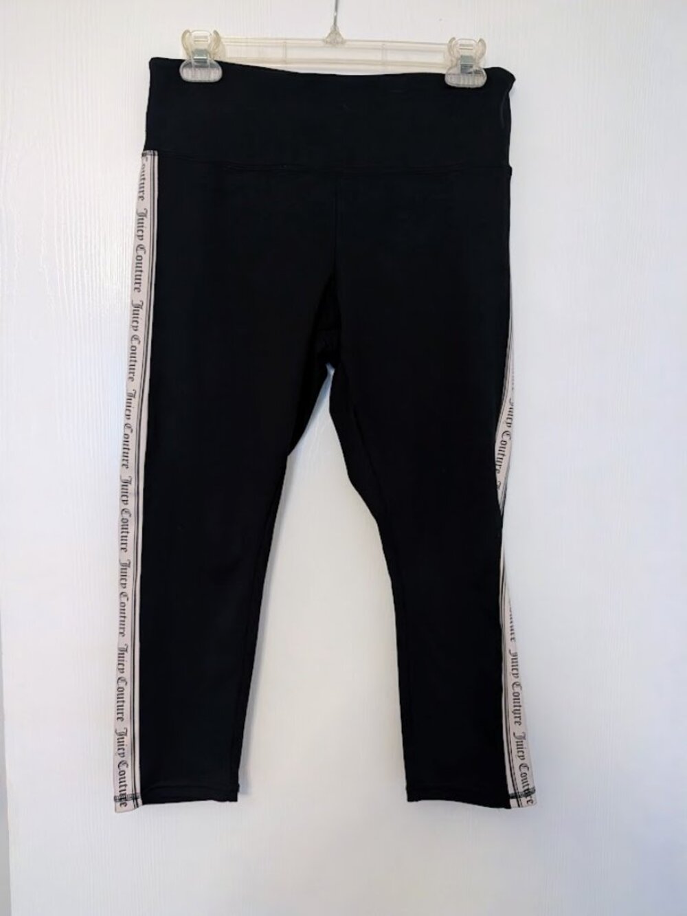 Jiucy Couture black capri leggings Size L